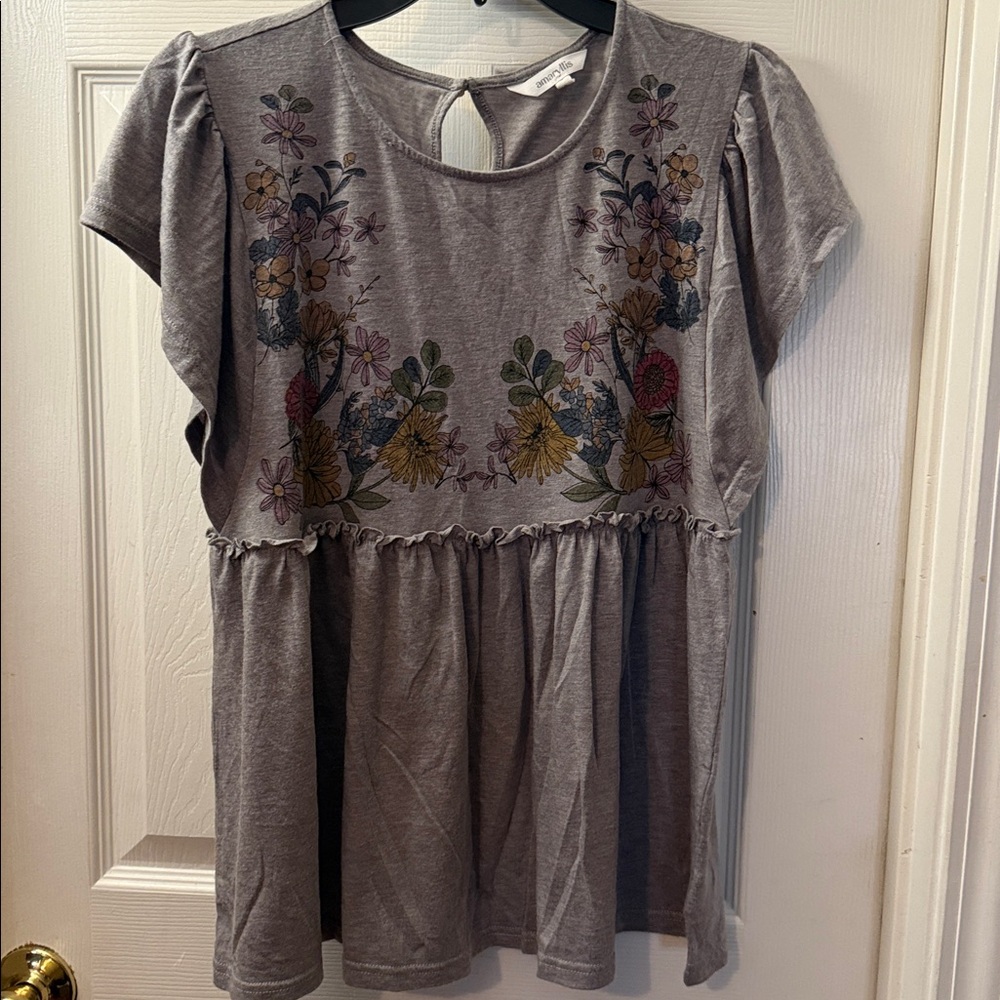 Amaryllis Heather Gray Floral Top